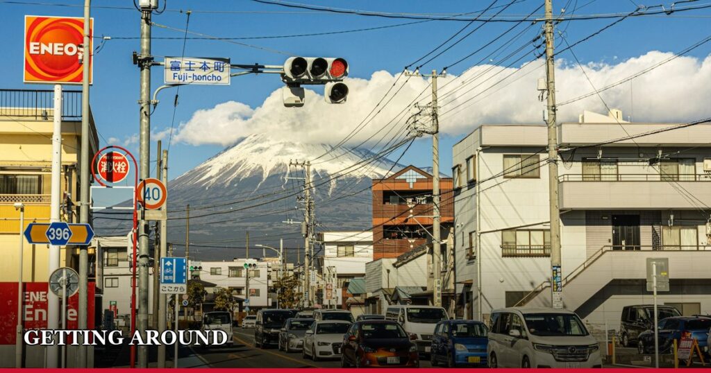 Driving in Japan: Road Signs, Rules, and What Surprises Foreign Drivers