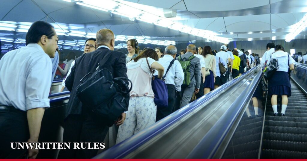 The Escalator Rule That Explains How Japanese Society Works