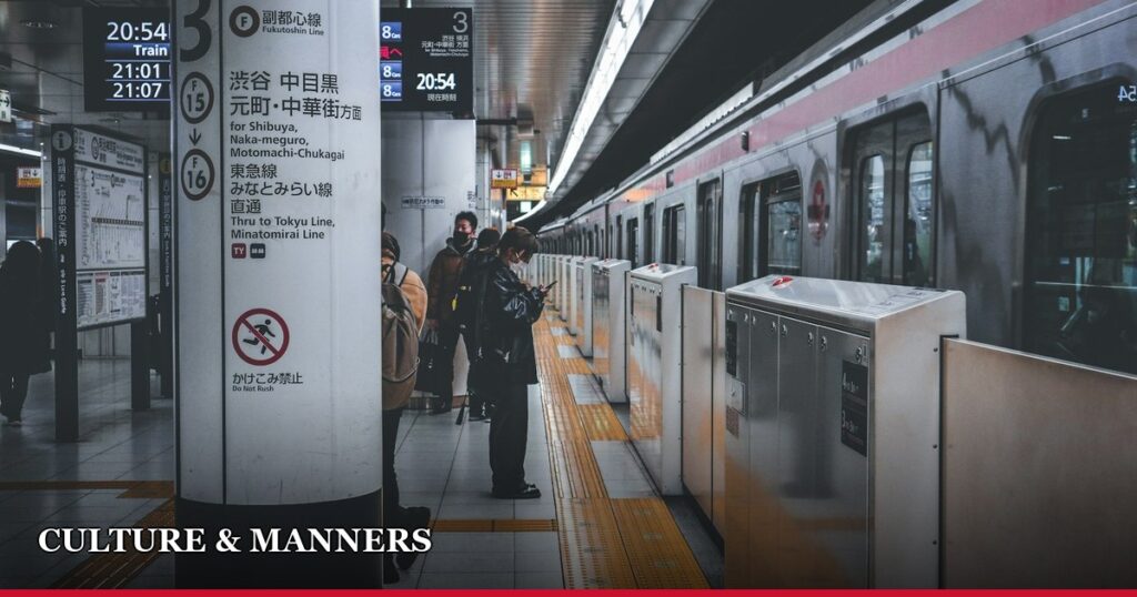 Japanese Etiquette and Unwritten Rules: The Complete Guide