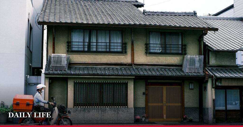 How Japan Delivers: The Culture of Post and Parcel Services